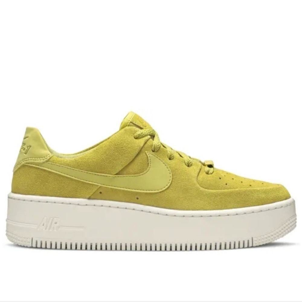 Nike Women's Air Force 1 Sage Low 'Celery' Sneakers Tennis Shoes, Sz 10 - Picture 1 of 11